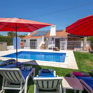 lotus-villa-praia-da-oura-albufeira.hotelaalgarve.com/
