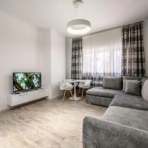luxury-apartment-at-skanderbeg-square.albaniahotels.org/